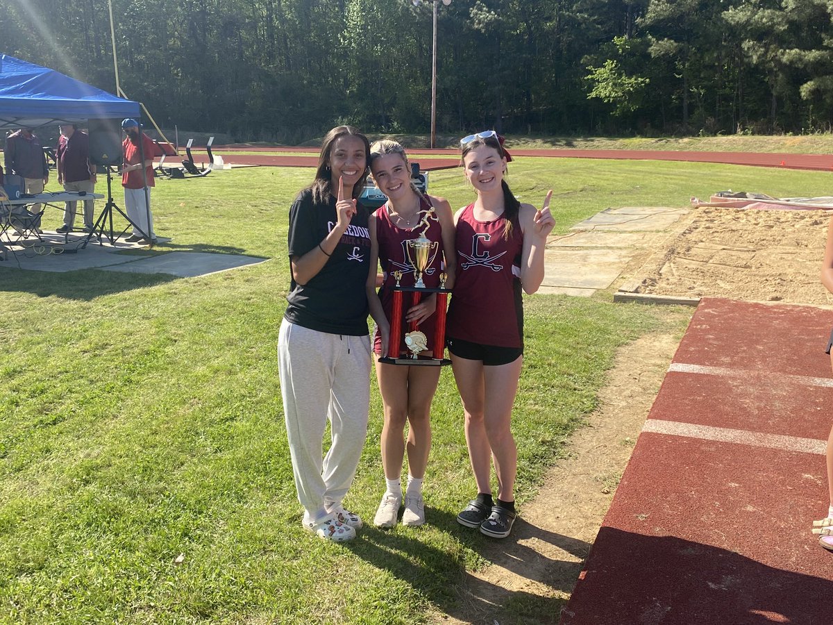 CaledoniaTF's tweet photo. A few pics from our meet yesterday. Both Boys and Girls finished 1st and won Regionals (3-4A). Moving 22 girls and 25 guys on to Super Regionals next Thursday @ Meridian High School! #NoTrackNoProblem #JobsNotDone https://t.co/e3rTTZZMrM