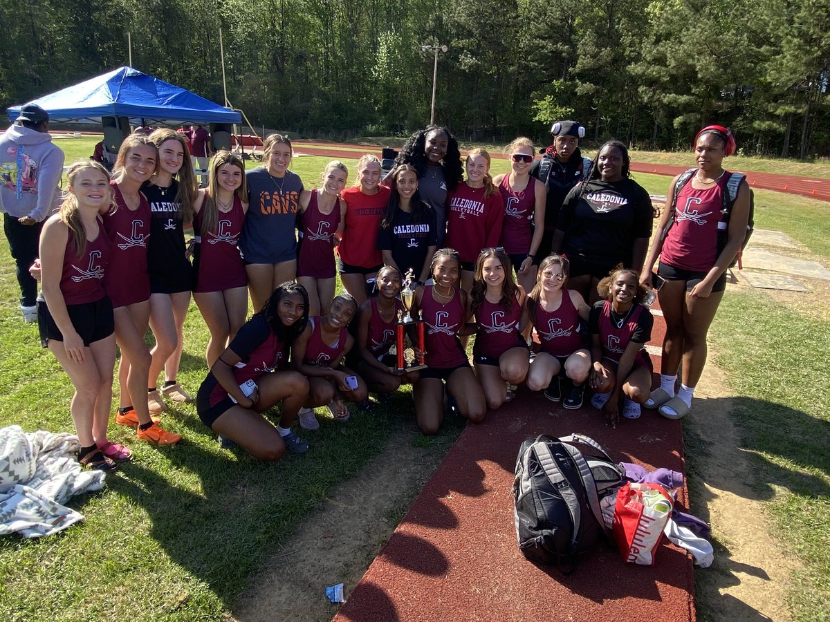 CaledoniaTF's tweet photo. A few pics from our meet yesterday. Both Boys and Girls finished 1st and won Regionals (3-4A). Moving 22 girls and 25 guys on to Super Regionals next Thursday @ Meridian High School! #NoTrackNoProblem #JobsNotDone https://t.co/e3rTTZZMrM