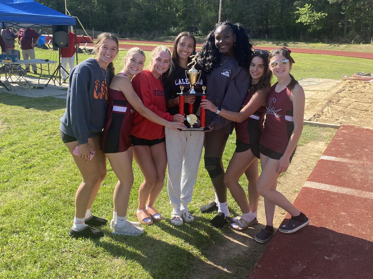 CaledoniaTF's tweet photo. A few pics from our meet yesterday. Both Boys and Girls finished 1st and won Regionals (3-4A). Moving 22 girls and 25 guys on to Super Regionals next Thursday @ Meridian High School! #NoTrackNoProblem #JobsNotDone https://t.co/e3rTTZZMrM