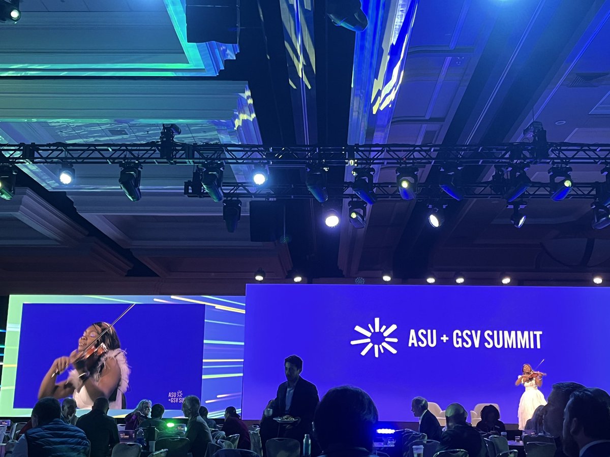 iovinelli1's tweet photo. Last day of this amazing conference and what a way to start! #asugsvsummit https://t.co/ybaPtVpjuN
