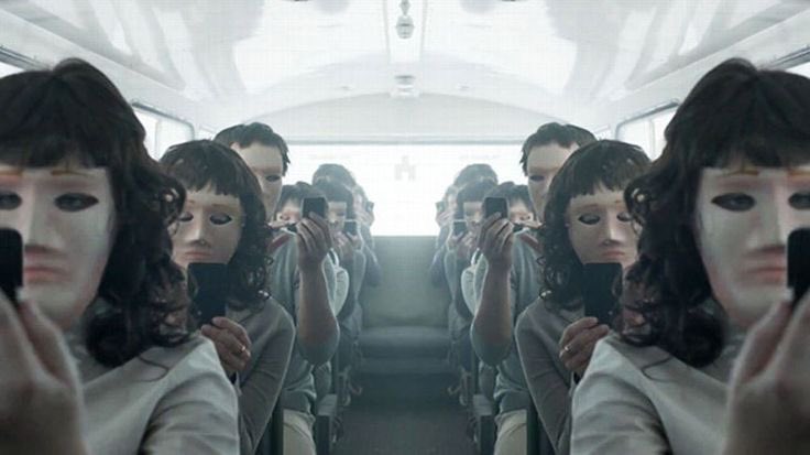 MovieGrafMG's tweet photo. Black Mirror’ın yeni sezonu yarın yayında. https://t.co/yKpLV5oHNG
