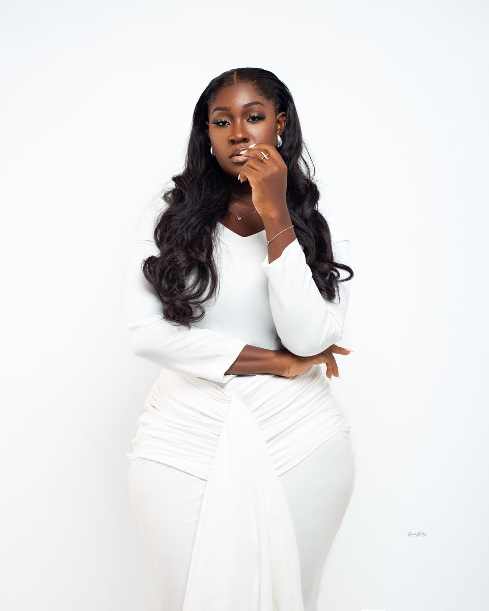 laud_kotey's tweet photo. Birthday portrait session with the CEO of Fleur Pazienza 

Images by me 🫡 https://t.co/VlrlGvAMHL