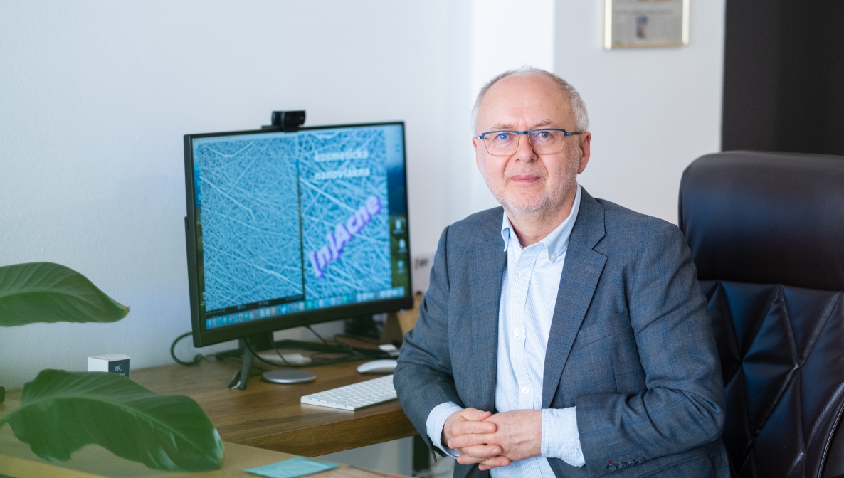 Nanotechnologie jsou obor, jehož základní stavební jednotku jen okem nezahlédnete 😉 <a href="/SeznamZpravy/">Seznam Zprávy</a> 
talks.seznamzpravy.cz/cesi-maji-tah-…