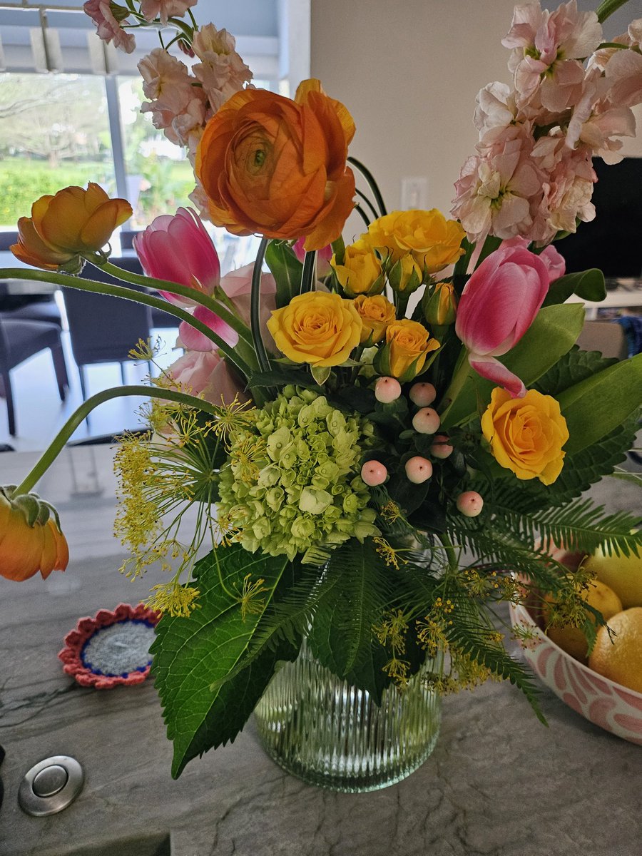 nkap6's tweet image. I love #flower #flowerclass at #thebocaraton . Went a bit rogue, but I love how it turned out.