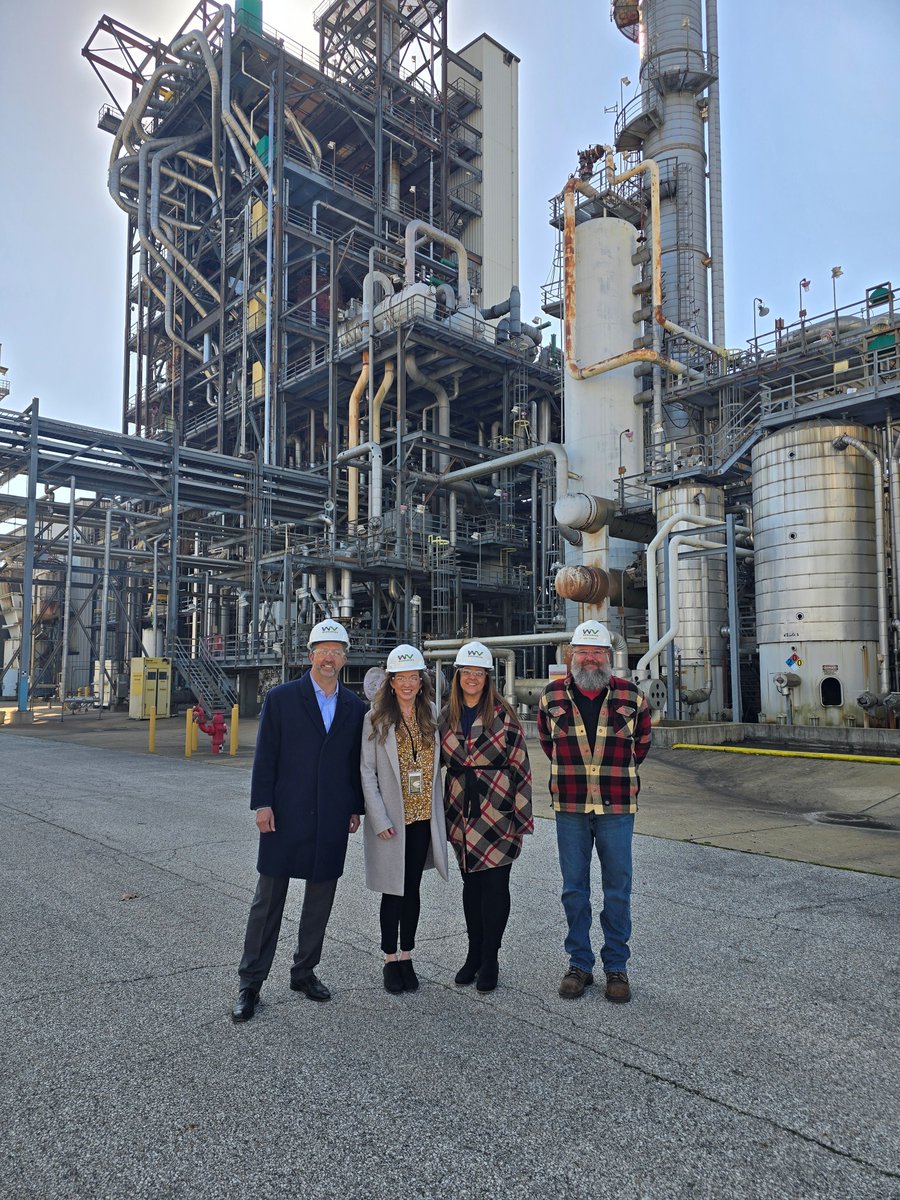 TerreHauteCC's tweet photo. Our sales team had the opportunity to tour Wabash Valley Resources and see firsthand the incredible impact they’re making right here in West Terre Haute.

Thank you to Wabash Valley Resources for the tour!

#WabashValleyResources #MadeInAmerica #AgricultureInnovation https://t.co/WeqGesVP0D