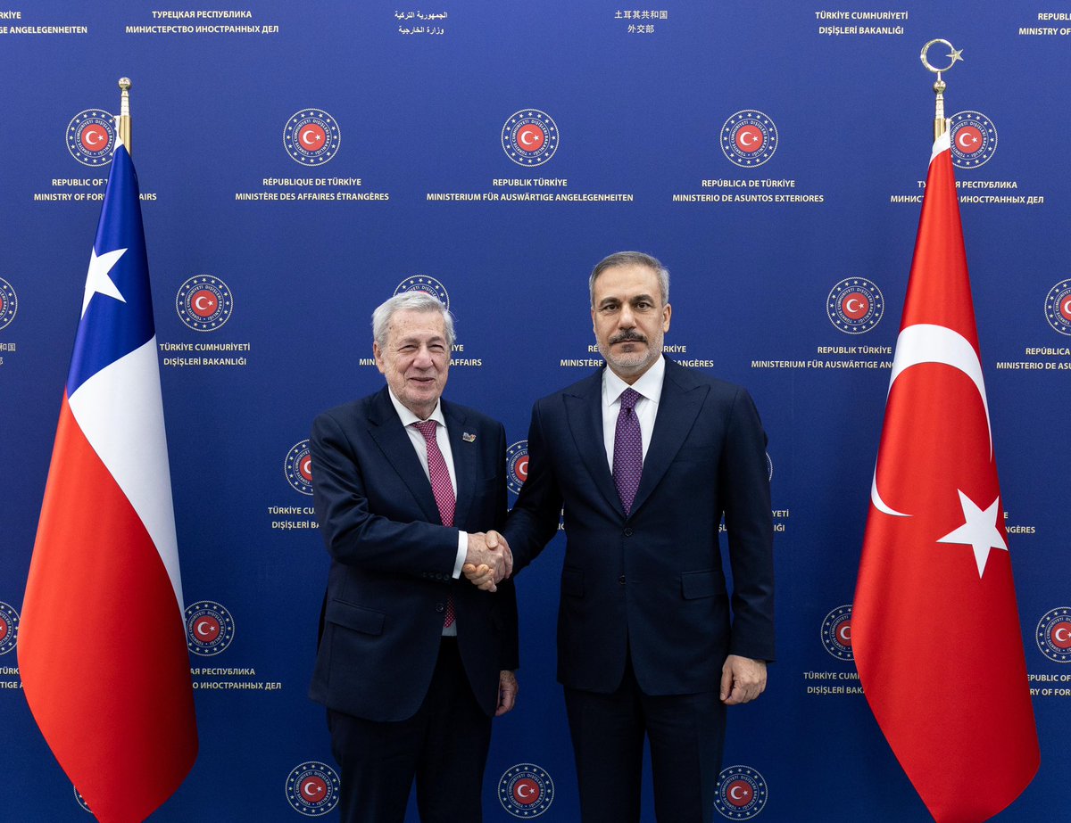TC_Disisleri's tweet photo. Bakanımız @HakanFidan Şili Cumhuriyeti Dışişleri Bakanı Alberto van Klaveren ile Ankara'da görüştü. 🇹🇷🇨🇱 https://t.co/GX3NuXzsZl