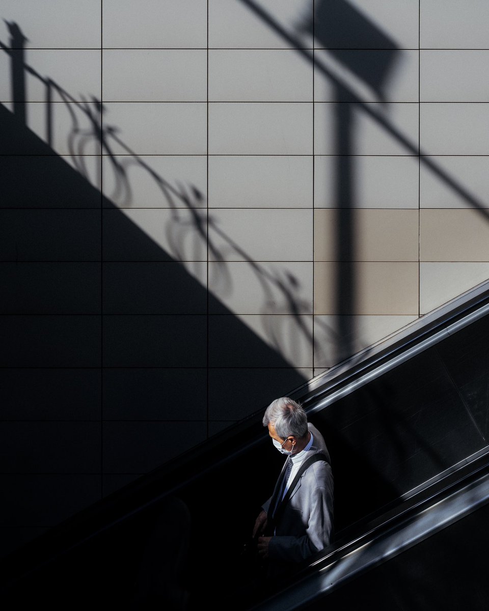ivar_snaps's tweet image. Light is poetry #streetphotography
