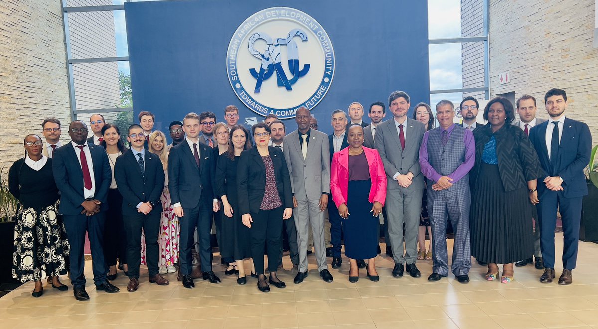 𝐒𝐀𝐃𝐂 𝐄𝐱𝐞𝐜𝐮𝐭𝐢𝐯𝐞 𝐒𝐞𝐜𝐫𝐞𝐭𝐚𝐫𝐲 𝐞𝐧𝐠𝐚𝐠𝐞𝐬 𝐰𝐢𝐭𝐡 𝐀𝐟𝐫𝐢𝐜𝐚 𝐖𝐨𝐫𝐤𝐢𝐧𝐠 𝐏𝐚𝐫𝐭𝐲 𝐨𝐟 𝐭𝐡𝐞 𝐄𝐔 𝐂𝐨𝐮𝐧𝐜𝐢𝐥
The SADC ES , H.E <a href="/EliasMagosi/">H.E. Elias M. Magosi</a> had meeting with the delegation of the Africa Working Party of the Council of the European Union (COAFR).