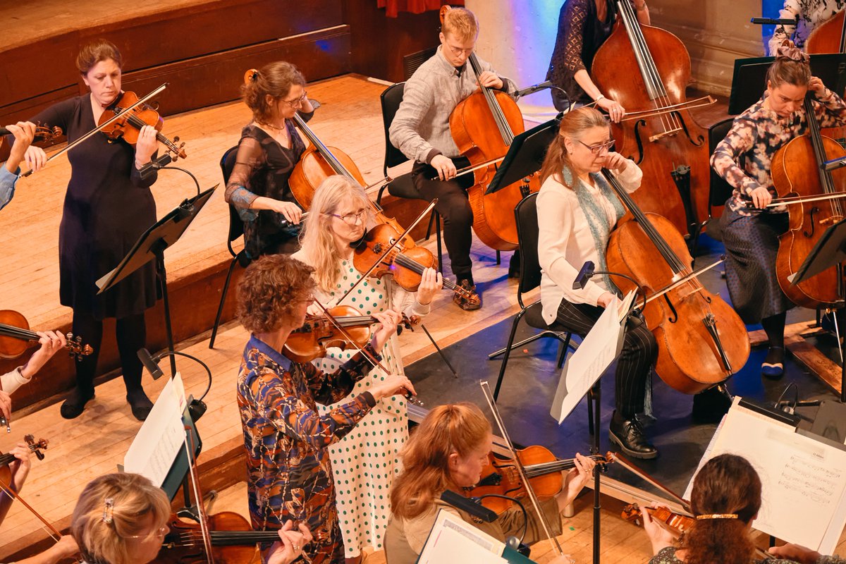 Please remember that applications for our Head of Communications and Brand role close tomorrow morning (10 April)!

More information available on our website: cityoflondonsinfonia.co.uk/work-with-us/