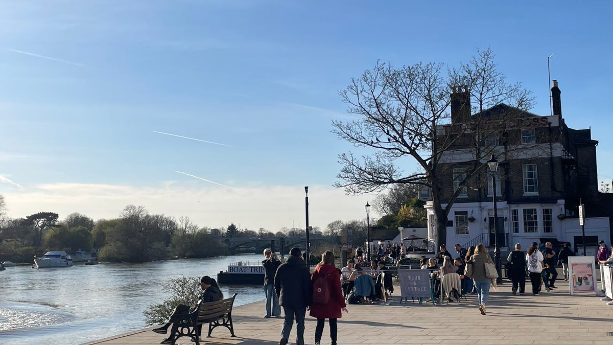 LillyGh31's tweet photo. Chasing riverside vibes on a sunny day  #RiverWalk #ChasingCalm #SpringMoments https://t.co/ZXFL4r4C69
