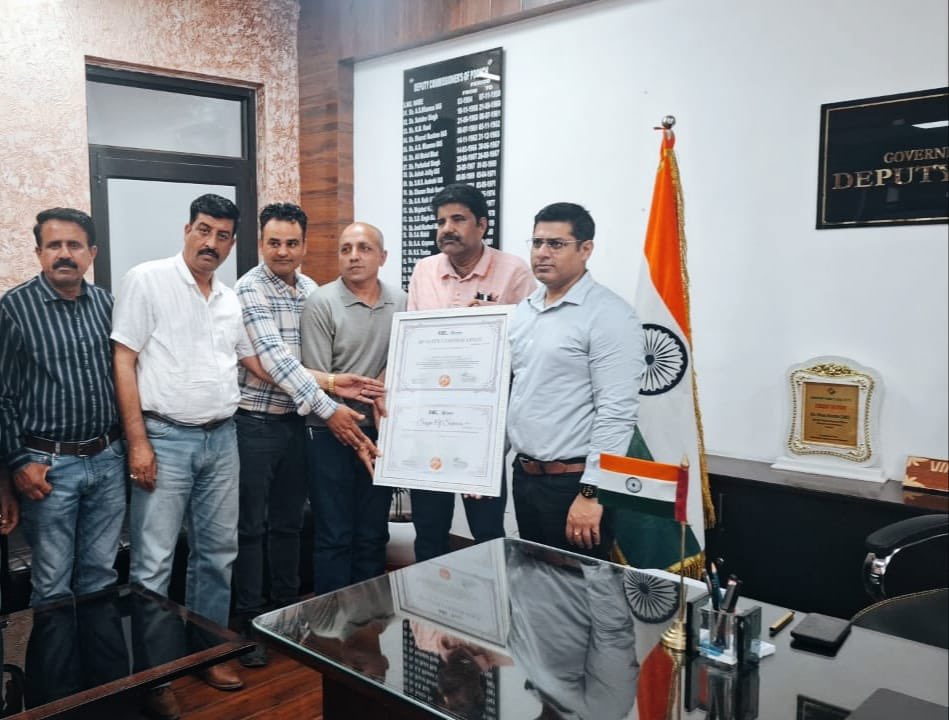 Milestone for Peerpanjal &amp; Poonch
CHC Surankote becomes the 1st CHC in Peerpanjal region &amp; 2nd hospital in Distt. Poonch to receive Bronze Quality Certification under #AyushmanBharat <a href="/AyushmanNHA/">National Health Authority (NHA)</a> <a href="/dcpoonch/">Deputy Commissioner </a> <a href="/HealthMedicalE1/">Health & Medical Education Department J&K</a> <a href="/diprjk/">Information & PR, J&K</a> <a href="/CmoPoonch/">Chief Medical Officer poonch</a>