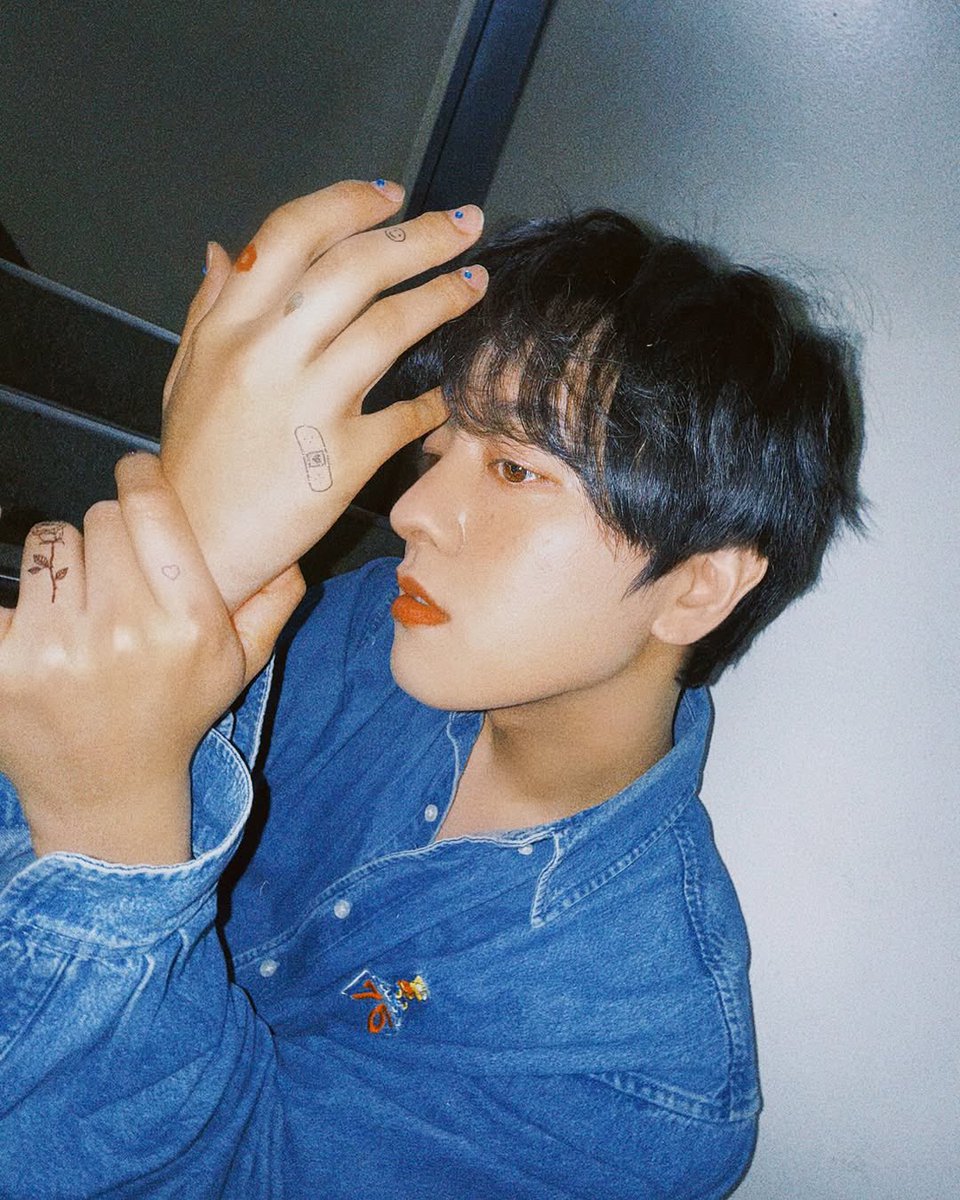 ravngers9's tweet photo. [pls9ravn] #RAVN Instagram Update 250409🌹🔥

“🌹🔥withROSES!
日本に来たのがまるで昨日のことのようなのにもう残り2日だね、ROSES...：（
残りの時間も、忘れられない思い出を一緒に作ろうね。今日も本当にありがと
つ；）<3”

🎵: ASURABALBALTA - PENOMECO

#RAVN #レイブン #ROSES #Comedy https://t.co/VoRaML2ZHJ
