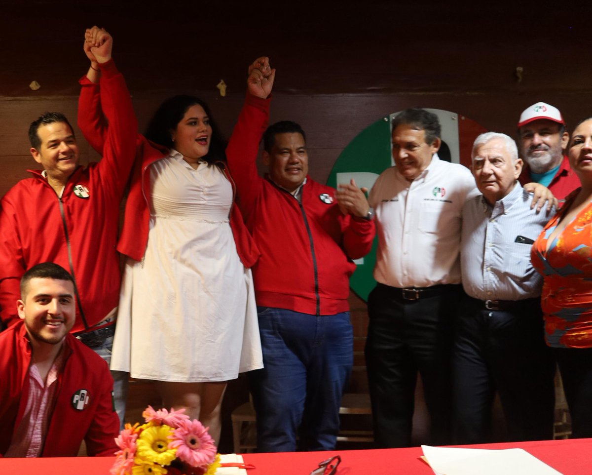 Me siento contenta y comprometida de asumir la Secretaría General del <a href="/PRITabasco/">PRI Tabasco</a> con mi amigo <a href="/MiguelBarruetaC/">Miguel Barrueta C</a>. Juntos, nos esforzaremos por fortalecer a nuestro partido y servir a nuestra militancia con dedicación y trabajando. ¡Haciendo Política de territorio como lo indica