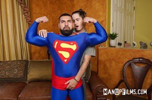 RIP Damien Stone 😢.
He made a great Superman

thepinknews.com/2025/04/09/gay…