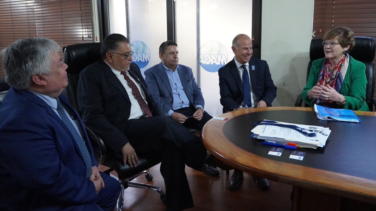 Asodelgt's tweet photo. ✅En el marco del encuentro de los sectores de lácteos de Estados Unidos y Guatemala, la delegación de lácteos de Estados Unidos 🇺🇸 junto con representantes de #ASODEL se reunieron con el Ministro de Agricultura de Guatemala 🇬🇹 Mynor Estrada https://t.co/rAbv1tVeke
