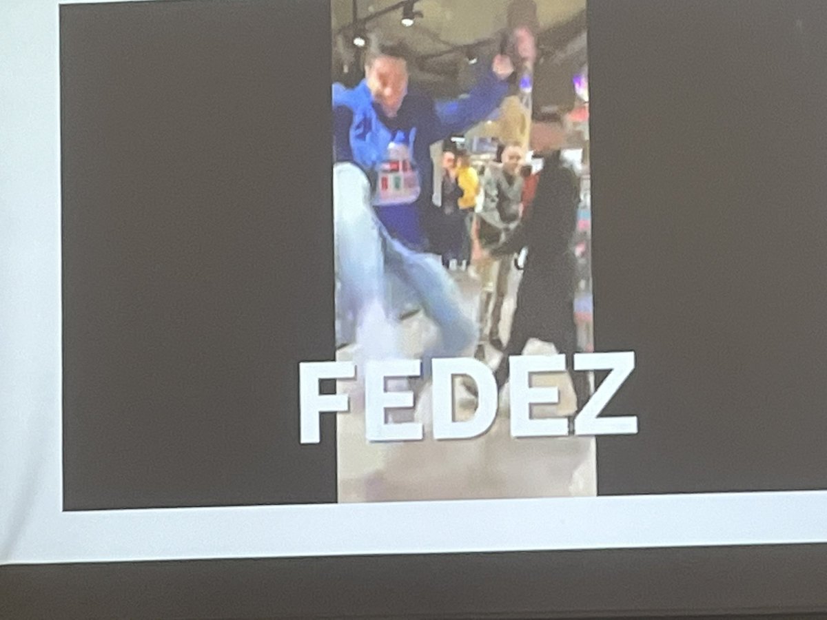 AliceVerbicaro's tweet image. Il caso ferragnez e l’assalto al supermercato 

#formaper #livetweeting #brandreputation #eserquetti @DanyCerquetti