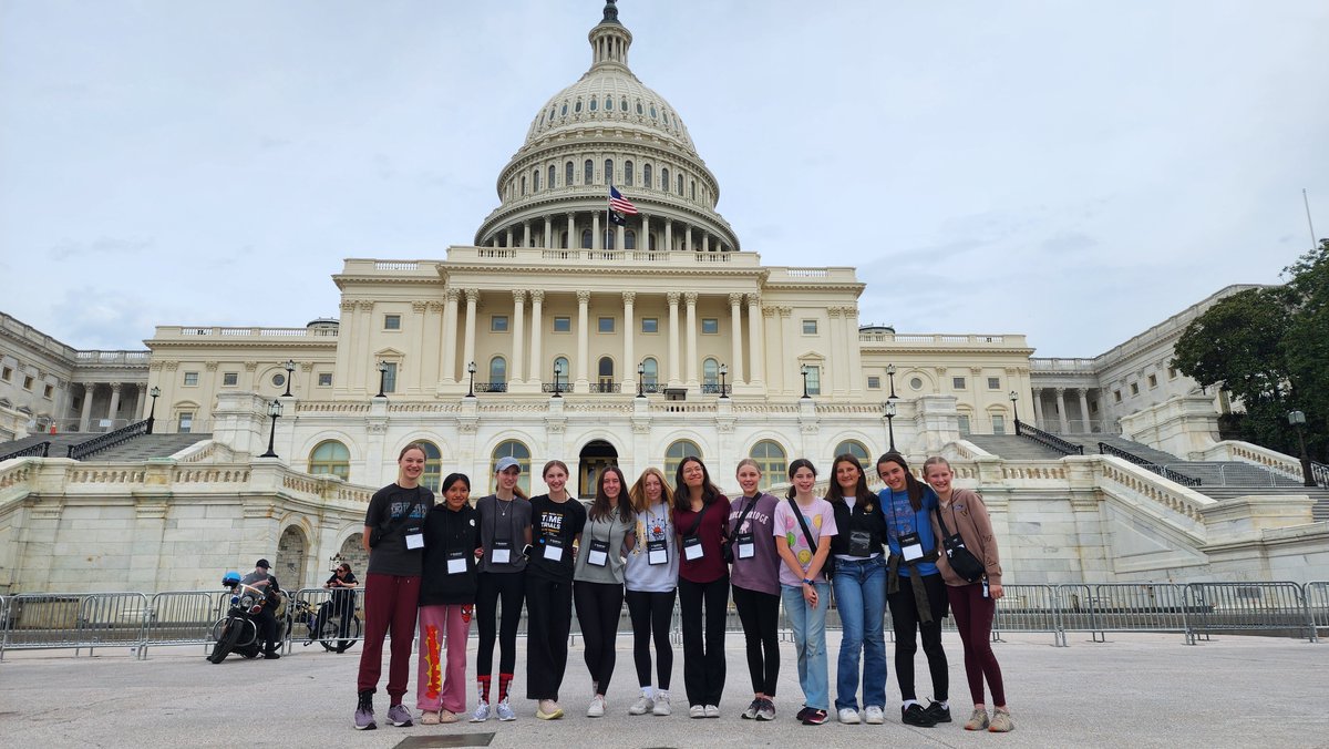 GoSaintJoseph's tweet photo. Our 7th and 8th graders traveled to Washington DC last week, and the trip couldn't have gone better! The weather was perfect, cherry blossoms in full bloom, and they had probably the best tour guide in DC! It was an incredible trip packed with tons of fun history lessons! https://t.co/u9mFXgbbnr