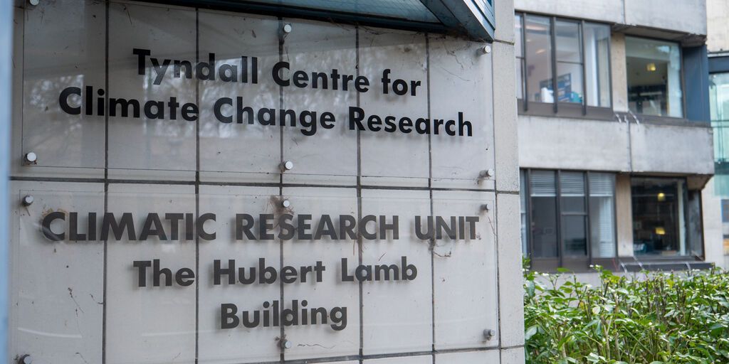TyndallCentre's tweet photo. Celebrate 25 years of the Tyndall Centre and be part of climate history 🌏 

Check out the agenda for our Critical Decade for Climate Action Conference + register today for our early-bird offer https://t.co/E4oBsAJnrK 

#Tyndall25UEA #CriticalDecade #ClimateAction #ClimateChange https://t.co/3BxM0AHtTr