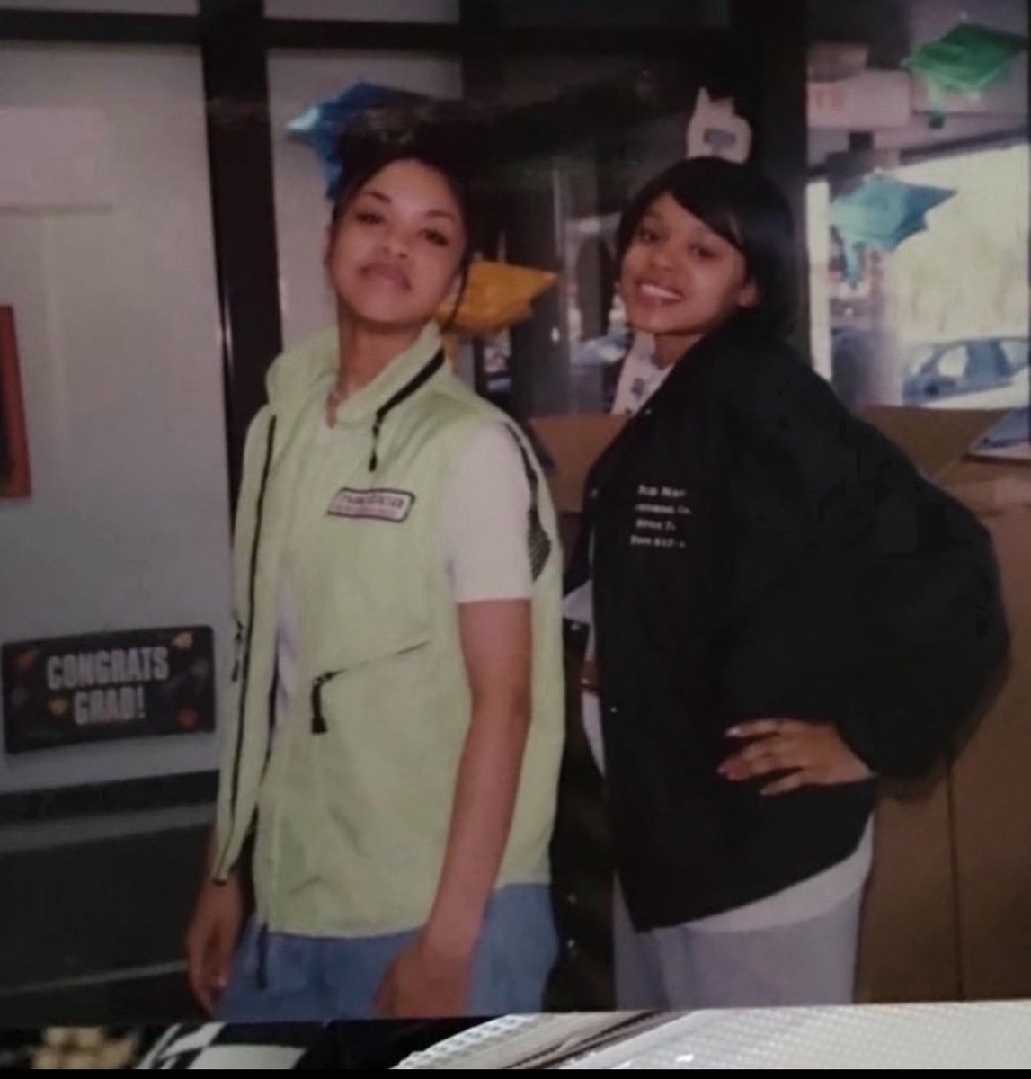 InfamouslyTay's tweet photo. 98 lbs at 16 years old in high school is insane lol. Back in the day the girlies were little tho! There was only a handful of thick chicks while most were petite. #BedfordBearcat #classof98 https://t.co/qbjehfXdLn