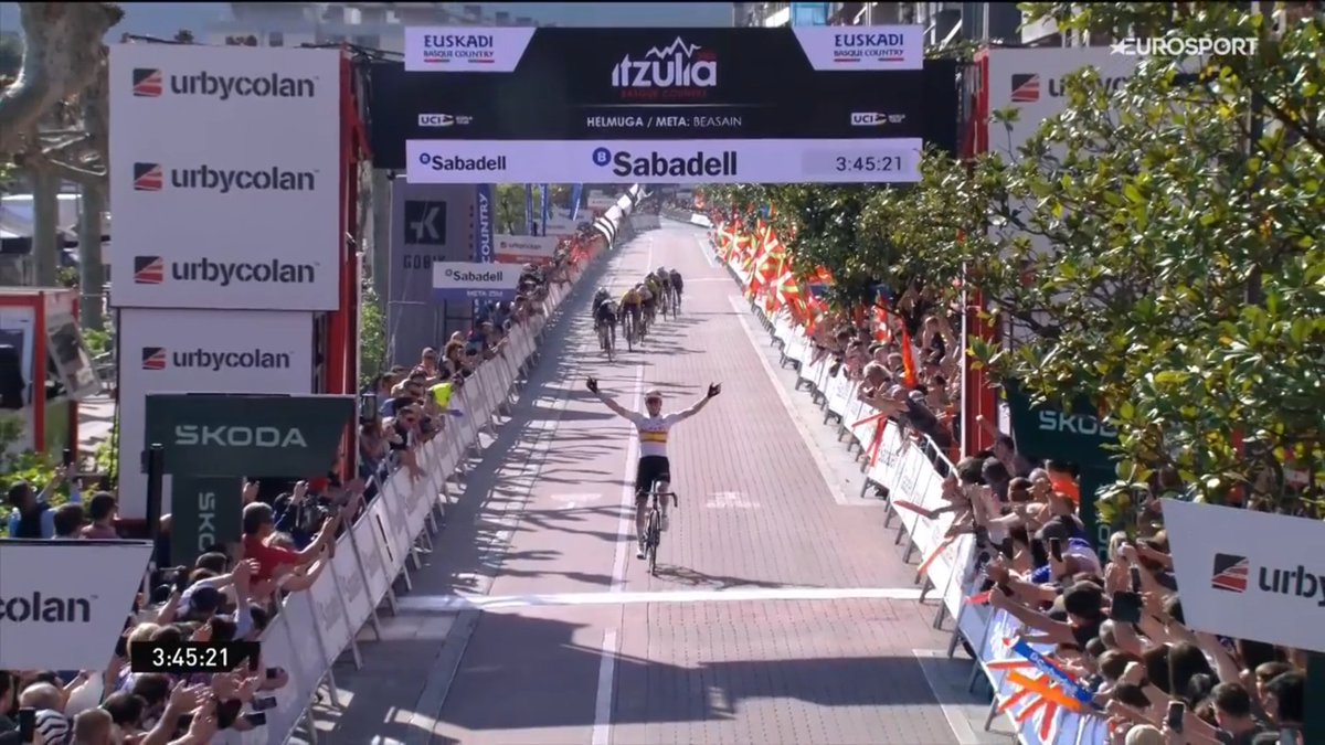 Le Gruppetto tweet media