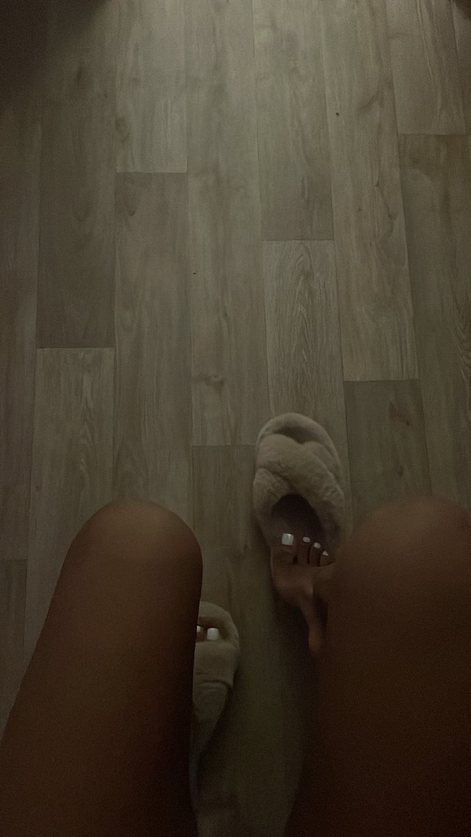 s6slx's tweet photo. faut vrm je refasse mes pieds 🪭 https://t.co/AE5ZL41wub