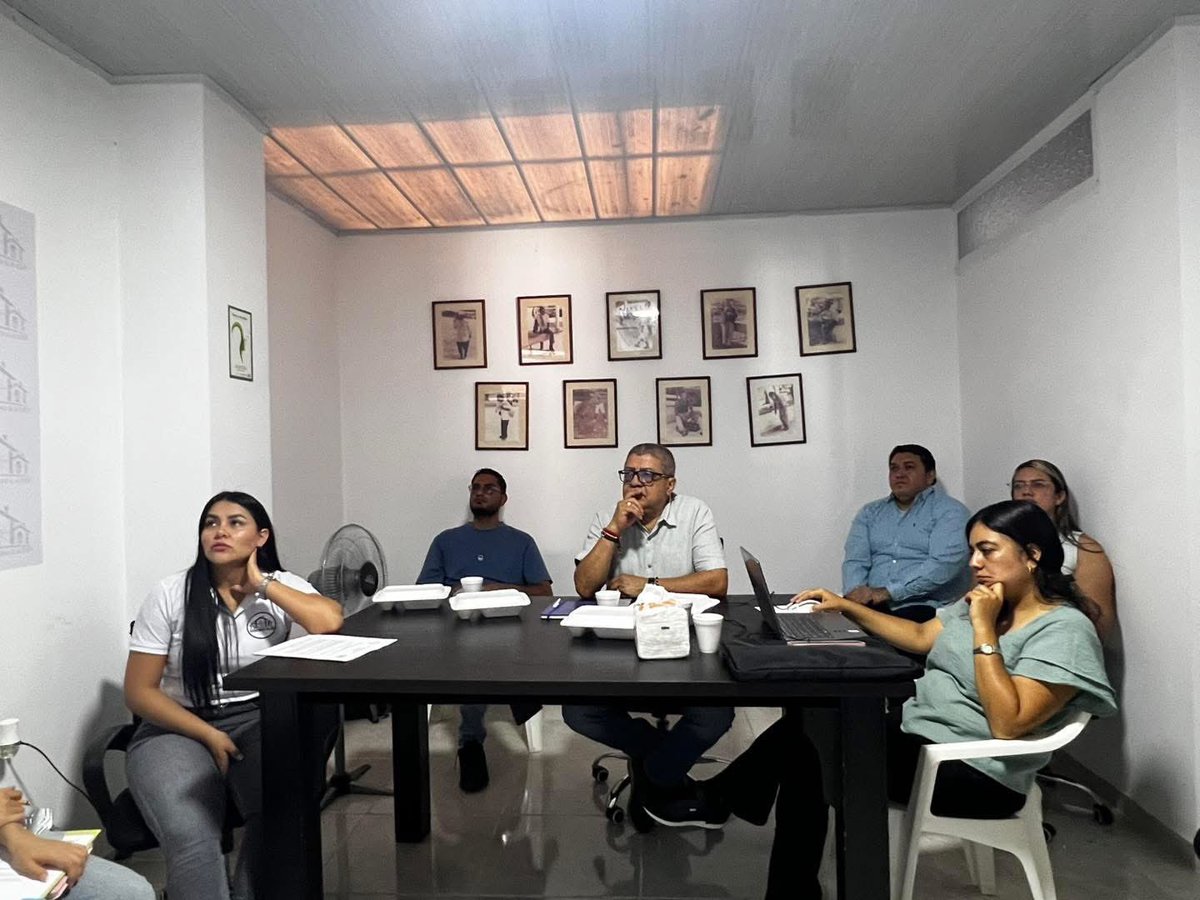 Alcaldiarestrep's tweet photo. Estuvimos en la reunión de asamblea anual de Emrestrepo, donde se presentaron avances en alcantarillado y aseo, entre otros. Agradecemos a todos por su compromiso y transparencia en el desarrollo de nuestro municipio.

#RendiciónDeCuentas #Transparencia #DesarrolloMunicipio https://t.co/uaxkk9Zq1G