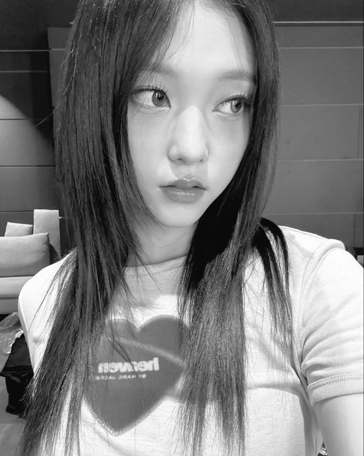 ㅤㅤㅤㅤㅤㅤㅤㅤㅤㅤyoung  nd  pretty.  ✿