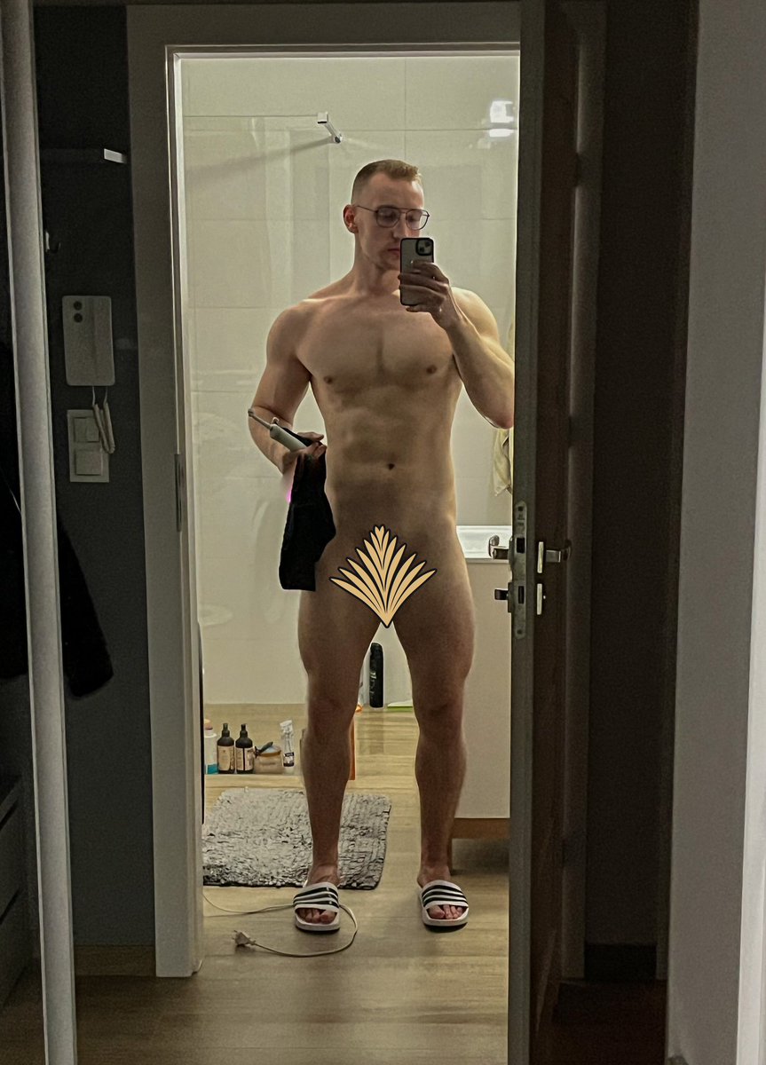 Fresh boy 💋
onlyfans.com/blondassek