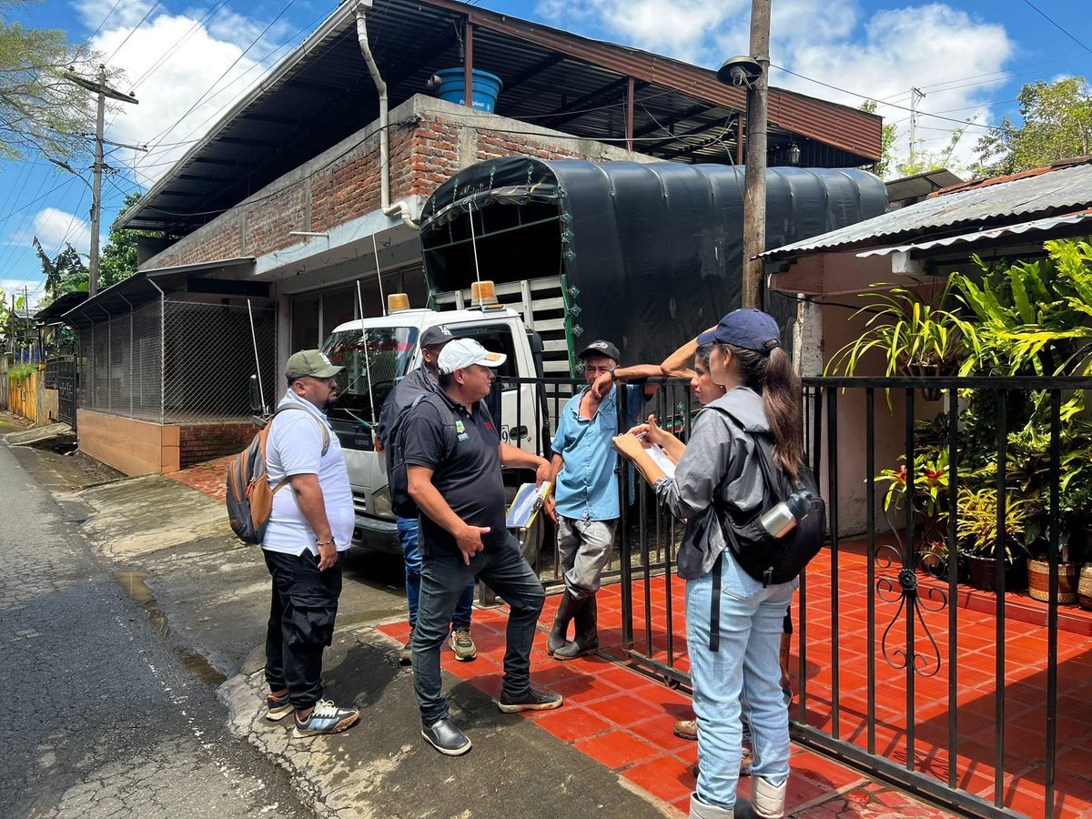 Alcaldiarestrep's tweet photo. Se realizó la caracterización del sistema de tratamiento de aguas residuales en la Vereda Aguamona, mediante encuestas y visitas domiciliarias, para mejorar las condiciones sanitarias. ¡Gracias a la comunidad por su colaboración!

#TratamientoDeAguas #VeredaAguamona #Compromiso https://t.co/IZZiYFB63v
