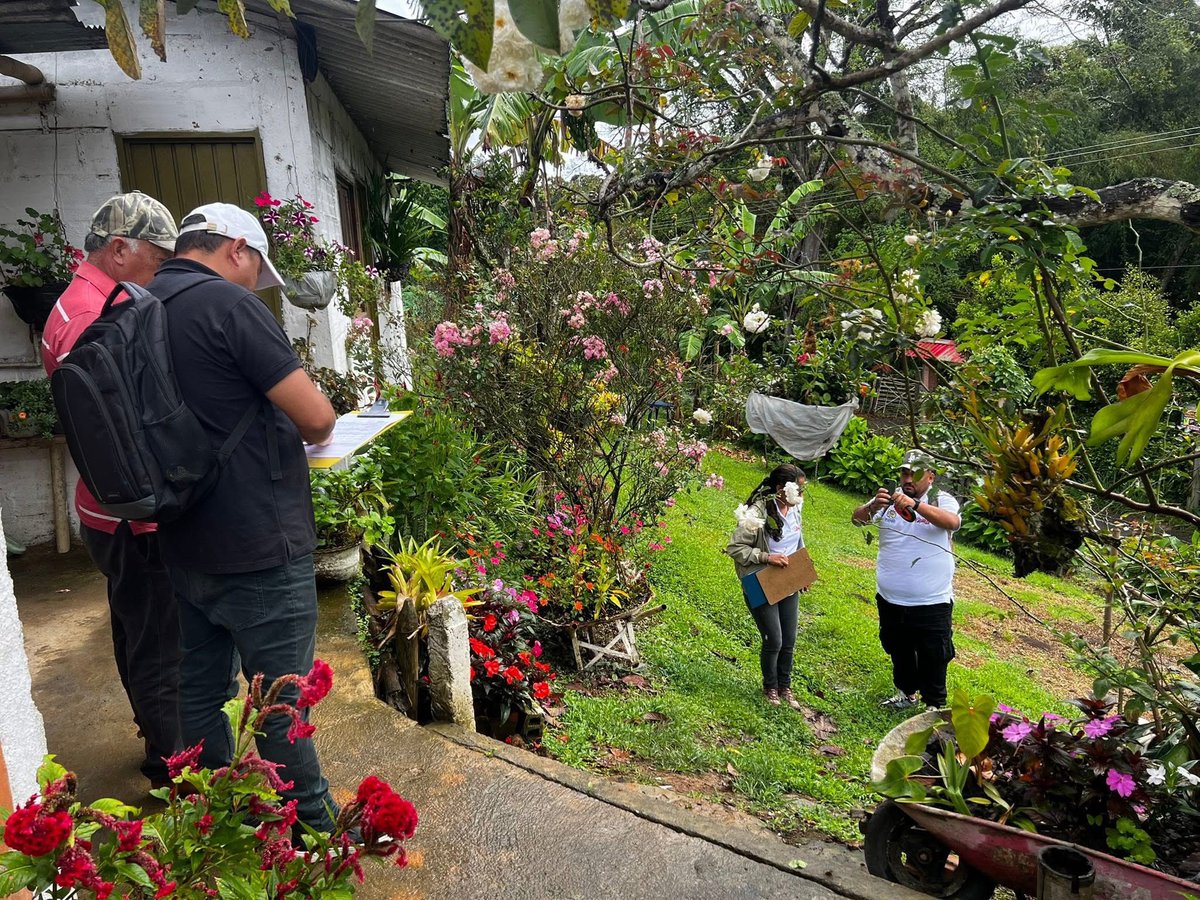 Alcaldiarestrep's tweet photo. Se realizó la caracterización del sistema de tratamiento de aguas residuales en la Vereda Aguamona, mediante encuestas y visitas domiciliarias, para mejorar las condiciones sanitarias. ¡Gracias a la comunidad por su colaboración!

#TratamientoDeAguas #VeredaAguamona #Compromiso https://t.co/IZZiYFB63v