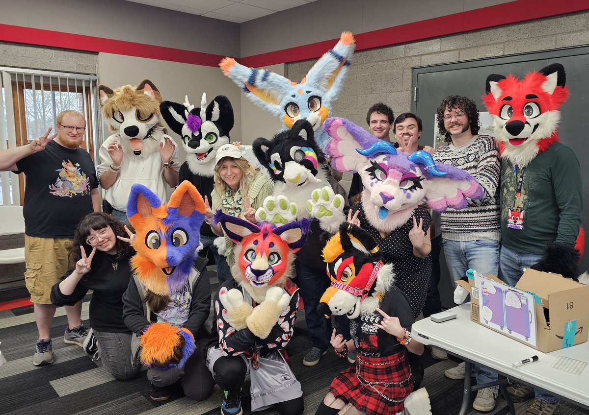 FurryChi's tweet photo. Had our first furry "STL Makerama" meetup last weekend and it was an awesome time! Thanks so much @00replica for putting this together for us all <3 https://t.co/c7FVGxtibU