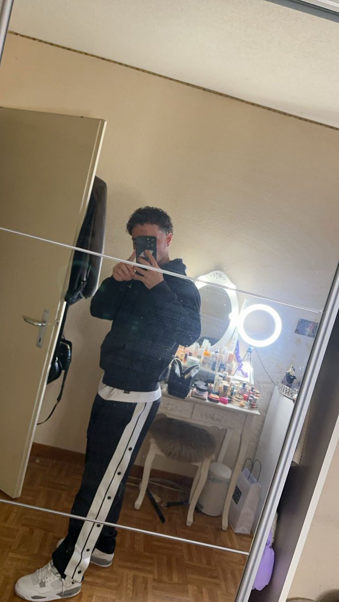 FNZYYYYY's tweet photo. #NouvellePhotoDeProfil https://t.co/lyQz7hPCAR