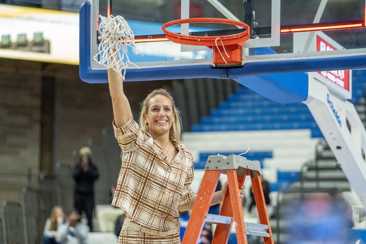 🏆 2025 WNIT Champions <a href="/UBwomenshoops/">Buffalo Women's Basketball</a> head coach <a href="/beckyburke11/">Becky Burke</a> talks winning the <a href="/WomensNIT/">WNIT</a> with <a href="/WGR550/">WGR 550</a>

🏀🔊Listen: bit.ly/44mmdQD
#WNIT | #NCAAWBB | #WBB