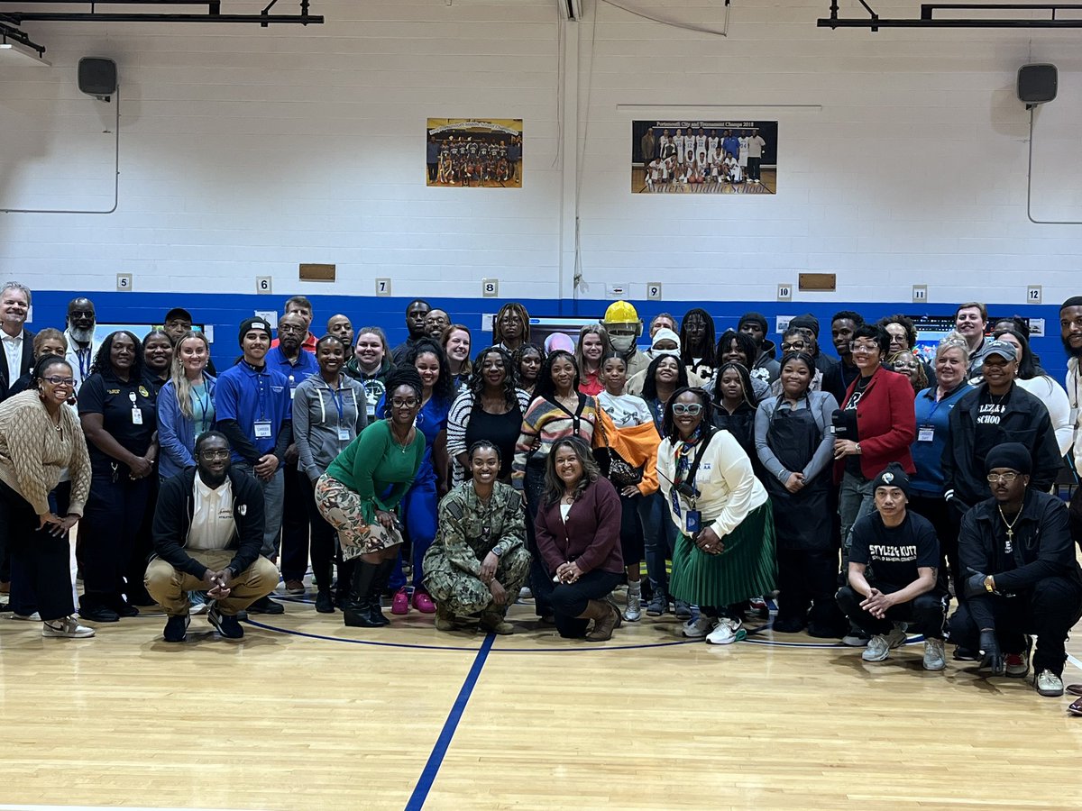 Mar_AdamsPPS's tweet image. 🚨 Career Day at @cavalier_corner is happening NOW! 🚨
Students are preparing for their futures by exploring exciting career paths 🎉
Huge shoutout to all the speakers & staff for making this day unforgettable! 🚀
@PortsVASchools @Jarrod_AllenPPS @JJones_PPS