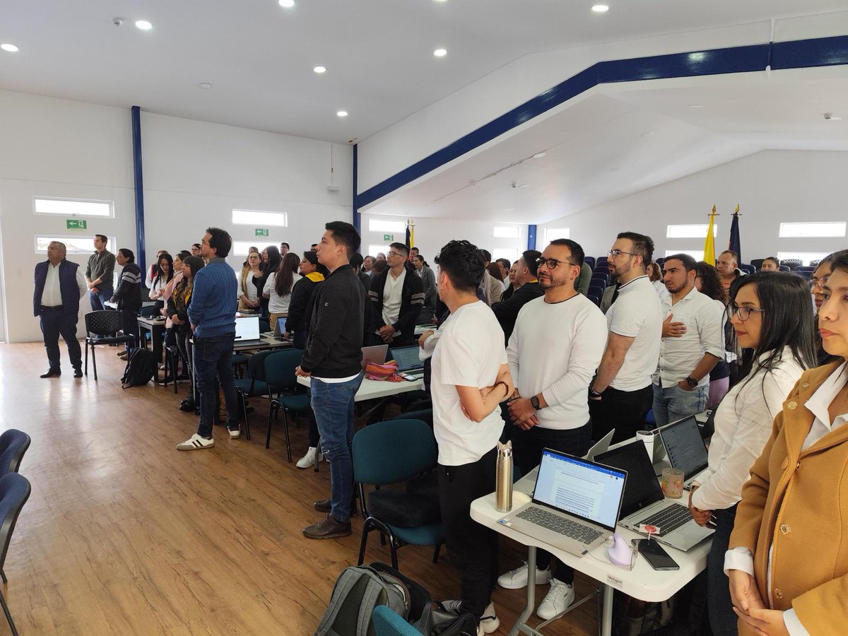 DiegoRoseroR's tweet photo. @ElOIRdelaRegion 📢 Damos inicio al #DespliegueEstratégico2025 en la #SISSUZonaCentroSur El equipo del #CCAV de Pasto está presente en este gran evento que permitirá conocer y analizar el impacto de la universidad en el desarrollo regional 💪✨ @ElOIRdelaRegion https://t.co/KU3QUNtsuX