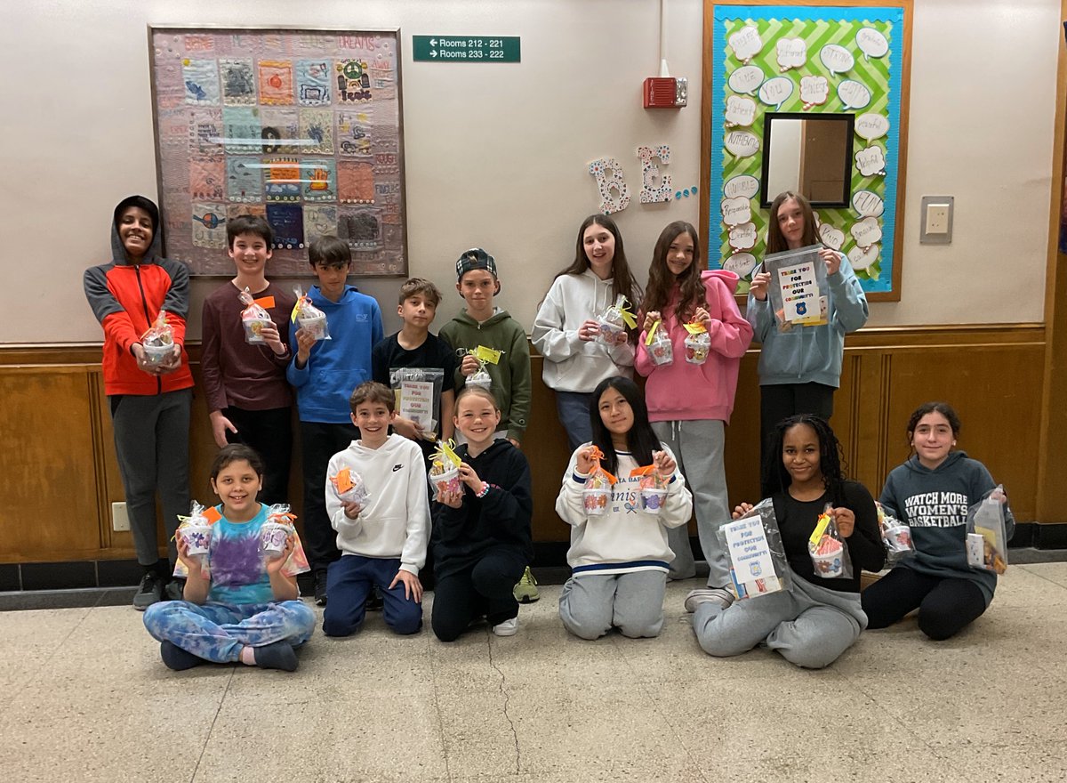 GivingTreeFam's tweet image. We are excited to highlight the Bala Cynwyd Middle 5th &amp;amp; 6th Grade Service Club members. The students dedicated their time &amp;amp; energy at a recent meeting, assembling service projects benefiting local police &amp;amp; senior citizens. #kidscangiveback #makingadifference #givebackchallenge