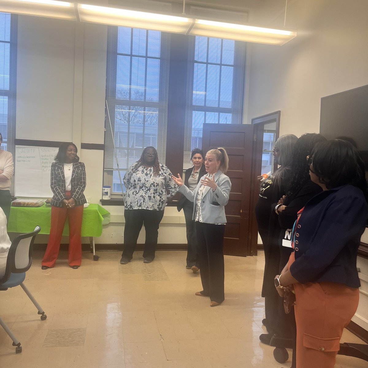 Network8CPS's tweet image. Huge thanks to our amazing Network 8 Principals for your presence, participation, and leadership at this month’s Principal Meeting. Your dedication continues to inspire and uplift our entire community! @Network8Chief @CpsLeaders @ChiPubSchools
