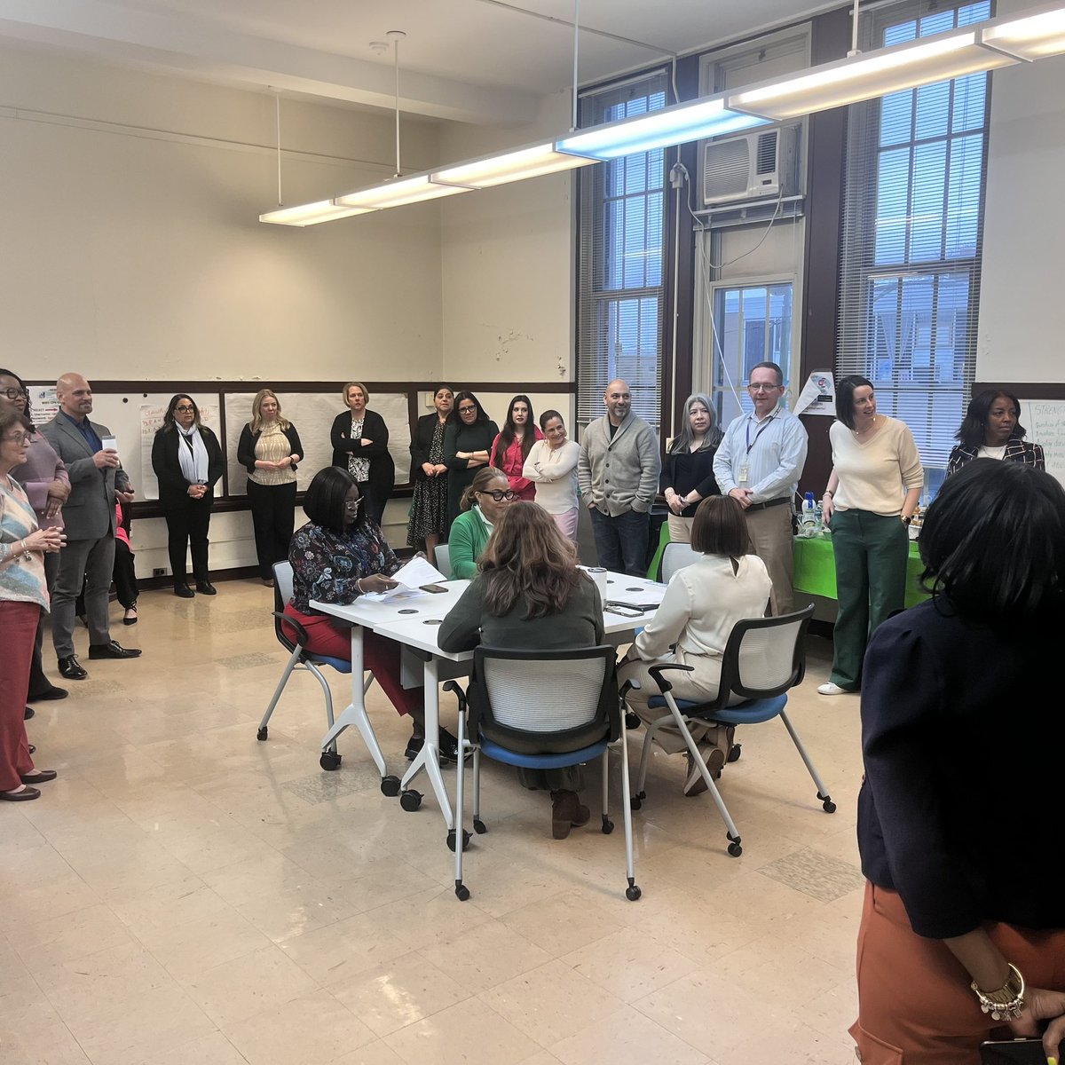 Network8CPS's tweet image. Huge thanks to our amazing Network 8 Principals for your presence, participation, and leadership at this month’s Principal Meeting. Your dedication continues to inspire and uplift our entire community! @Network8Chief @CpsLeaders @ChiPubSchools
