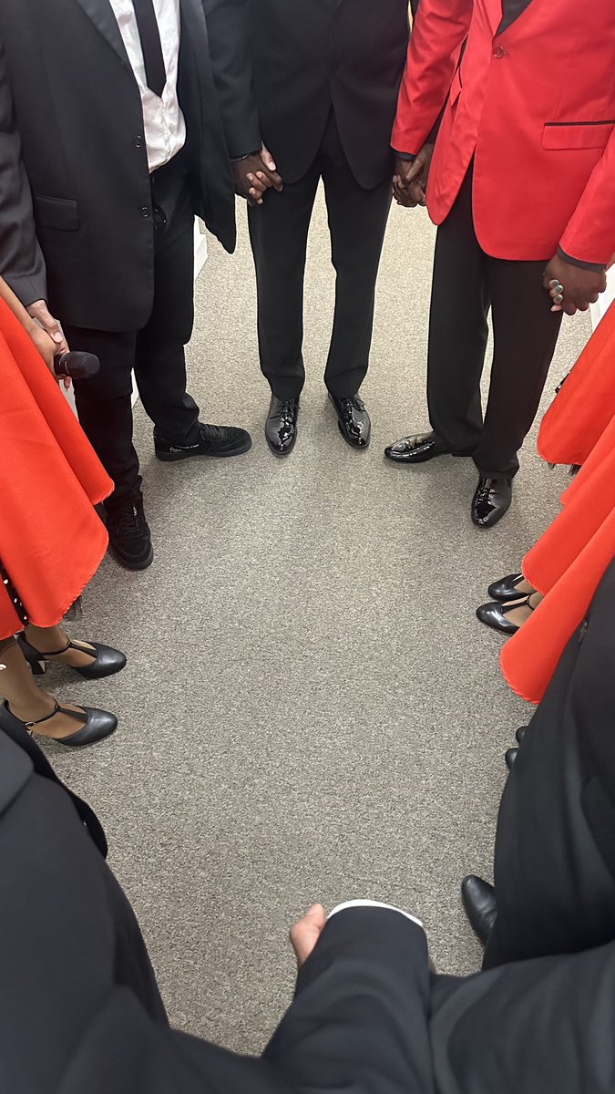 ANTRMOTOWNSHOW's tweet photo. We pray before every performance. IN GOD WE TRUST.
#anighttoremembermotownshow https://t.co/dyvapoamEY
