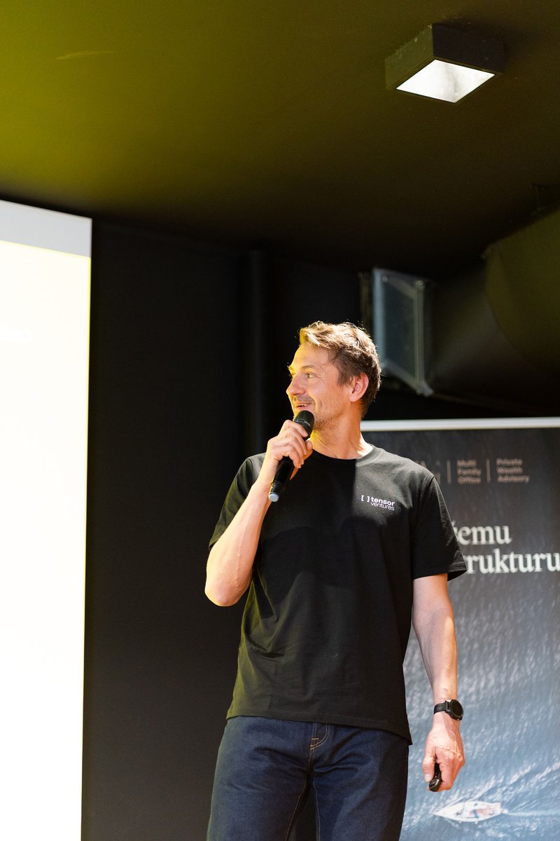 StartupEvaluat1's tweet image. 1️⃣st Edition of ICOK Angles Club, great keynotes by @jan_kasper from ZAKA VC, and @roman_smola from @TensorVC, then followed by a panel discussion about Angel &amp;amp; Pre-Seed investing with our @syselpunk, @kocik_adam from J&amp;amp;T Ventures and @TomCironis from #IlavskaVuillermozCapital.