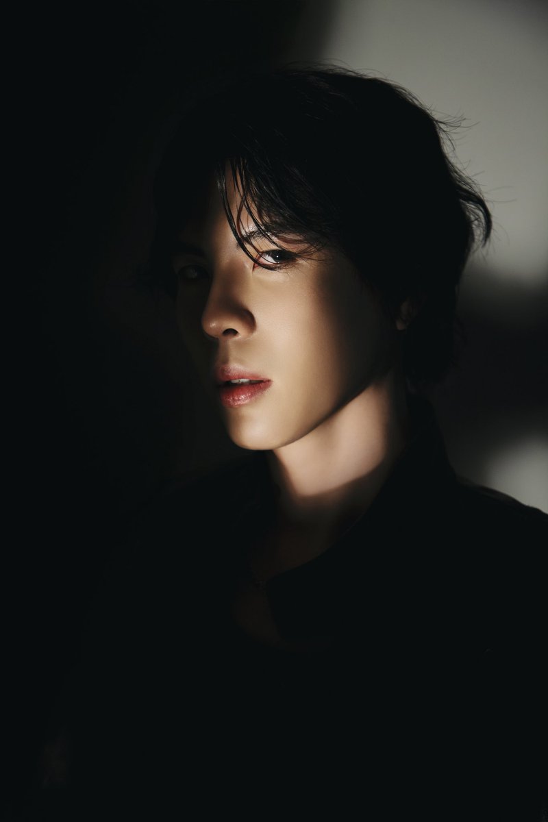 *

“Had treated myself as a shadow,
I used to be swayed for so many days.”

#KISU New Single ‘Face&amp;Pace’
2025.04.22 12AM (KST)

Pre-save
push.fm/ps/rfdjw03l

#Teaser #Image #FaceandPace
#STARLIT