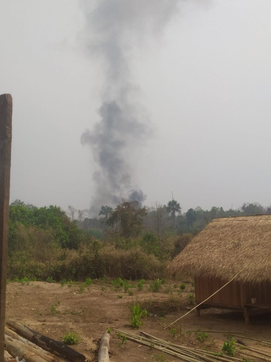 cvdom2021's tweet image. Breaking: Myanmar military bombed incessantly Wuntho, Sagaing Region on April 9, 2025. The bombing reportedly killed at least 50 civilians.
This is happening while the country is reeling from the worst earthquake in a century.
