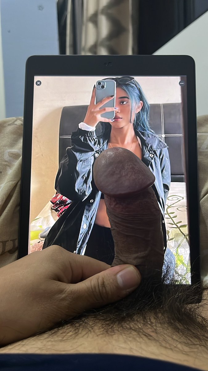 huzi616's tweet photo. she fixes her eyes on my cock getting harder and harder …… 💦💦 @nonameezs 

Dm for cocktribute 🥵💦🍆 https://t.co/CtcSjQMWpa