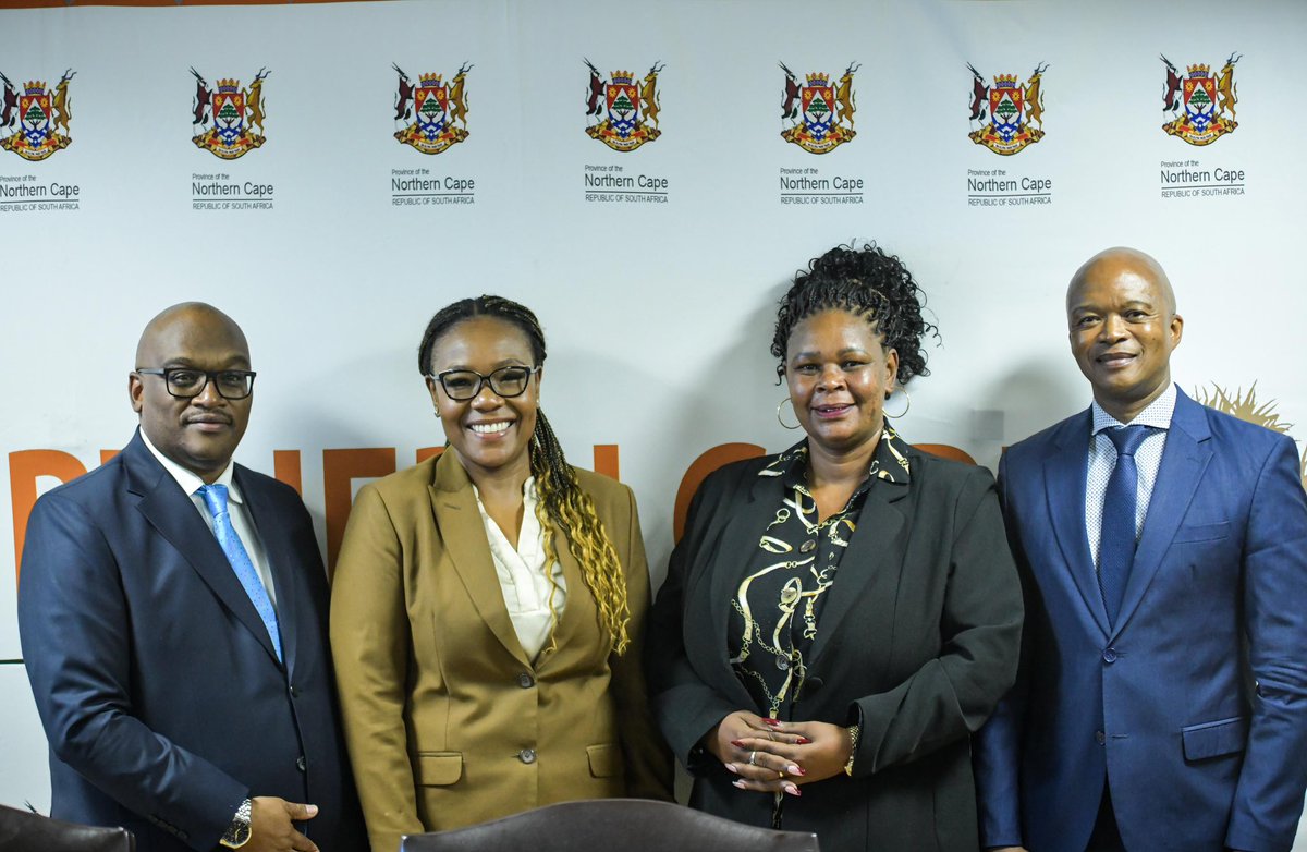 *ACTING PREMIER HOSTS NORTHERN CAPE MFMA ROADSHOW*

The Acting Premier of the Northern Cape, Mr. Bentley Vass, accompanied by Members of the Executive Council and Senior Government Officials, today met with the Auditor General of South Africa, Ms. Tsakani Maluleke, as part of the