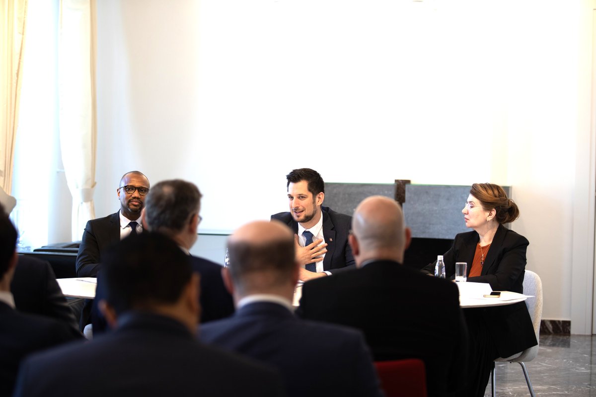 Le 8 avril, le Groupe des Ambassadeurs francophones de #Bruxelles a rencontré le Ministre-Président de la #Wallonie, S.E. M. <a href="/ADolimont/">Adrien Dolimont</a> . Discussions constructives et enrichissantes sur la <a href="/OIFrancophonie/">La Francophonie</a> , la #coopérationéconomique et la promotion de la #languefrançaise.