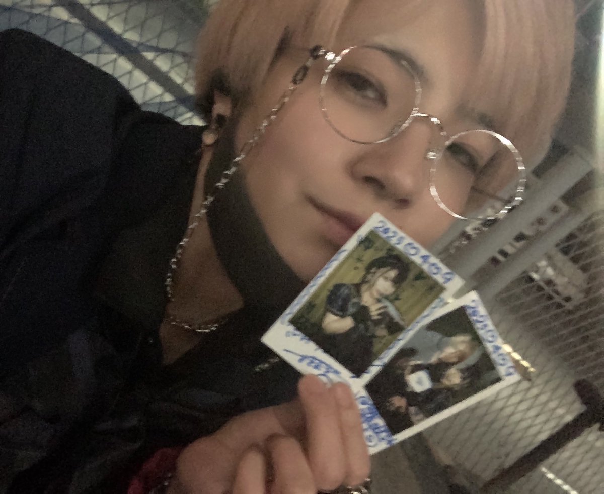 neve_tesoro's tweet photo. 推しはいつでも天才的に可愛いですね◎

10周年と生誕ということで
青色お洋服で行きました☺︎
めちゃくちゃ褒めてもらえてはっぴ〜！！！ https://t.co/C8vpqtDJ68