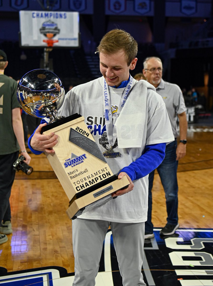 Jackrabbit Men’s Basketball (@gojacksmbb) on Twitter photo Staying in 🟡🔵! Assistant coach <a href="/tuckerwookey1/">tuckerwookey</a> enters his 3rd year on the Jackrabbit coaching staff heading into the 2025-26 season. #GoJacks 🐰 Staying in 🟡🔵! Assistant coach <a href="/tuckerwookey1/">tuckerwookey</a> enters his 3rd year on the Jackrabbit coaching staff heading into the 2025-26 season. #GoJacks 🐰