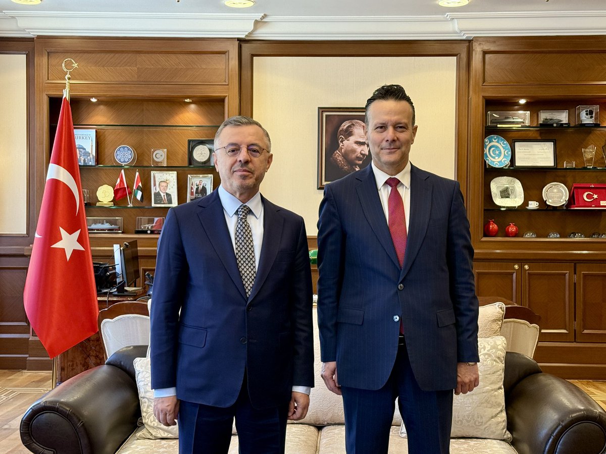 İŞBİR Elektrik Sanayii A.Ş. Yönetim Kurulu Başkan Vekili Mesut Eray’ı bugün Büyükelçiliğimizde ağırladık.

Dubai’de düzenlenen Orta Doğu Enerji Fuarı’nı konuştuğumuz Balıkesirli kıymetli konuğumuz <a href="/mesuteray101/">mesuteray10</a>’dan <a href="/isbirelektrik/">İŞBİR Elektrik Sanayi A.Ş.</a>’in üretim faaliyetleri hakkında da bilgi aldık.