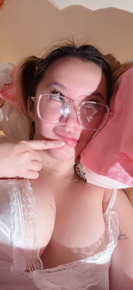 Agandaaaa's tweet photo. should i go lower? https://t.co/CKgAXK4XrD