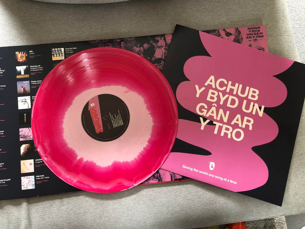 Silent_Forum's tweet photo. OUR ANTHEMIC CLOSER LANDS ON ‘SWIGOD: LIBERTINO CYFROL / VOL 1’!

How I Faked the Moon Landing is the song that we have closed every gig with for as long as we can remember. It sparked our bond with @LibertinoRecs who have been an incredible support ever since they released it. https://t.co/q6CufiQxhb